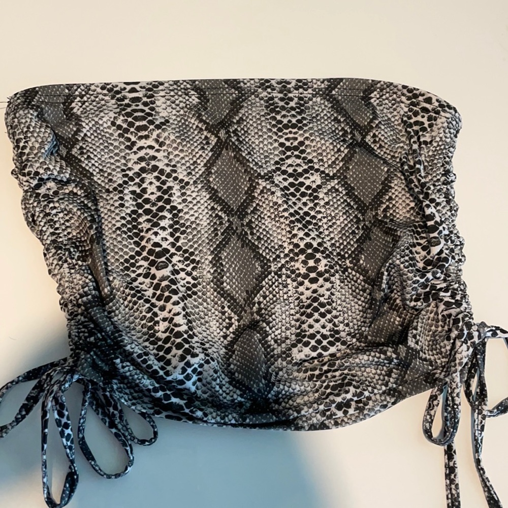 Snake print strapless Top